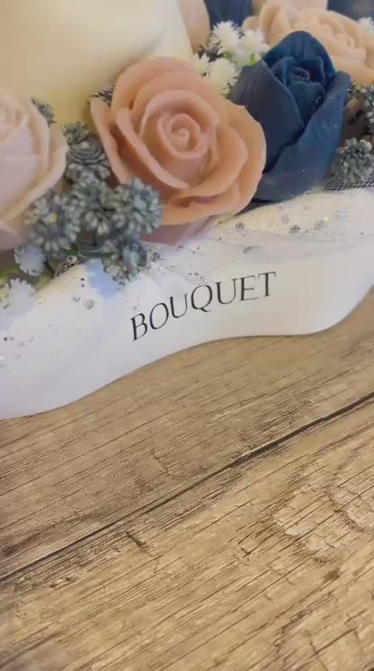 Bouquet grande + Figura de abrazo